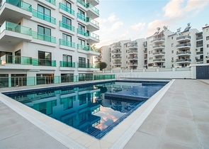 Апартаменты планировкой 2+1 в комплексе на первой береговой линии