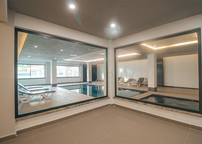 Апартаменты планировкой 2+1 в комплексе на первой береговой линии