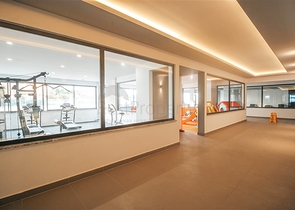 Апартаменты планировкой 2+1 в комплексе на первой береговой линии