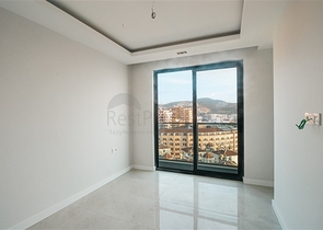 Апартаменты планировкой 2+1 в комплексе на первой береговой линии