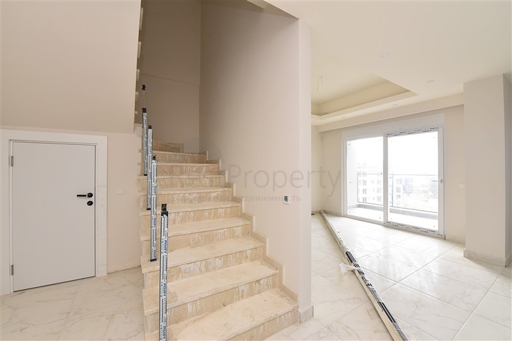 Пентхаус 3+1 с видом на море и горы в районе Авсаллар 