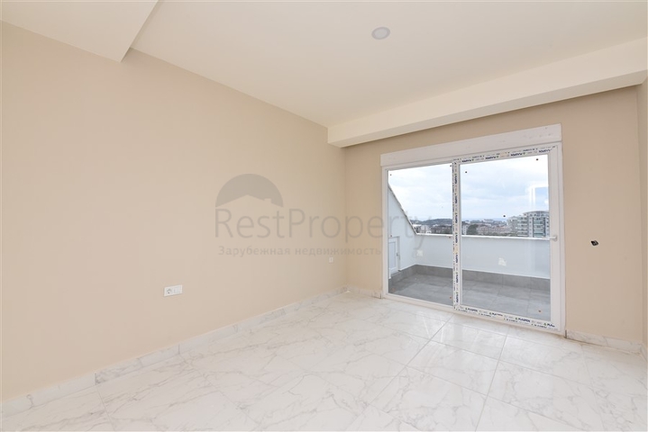 Пентхаус 3+1 с видом на море и горы в районе Авсаллар 