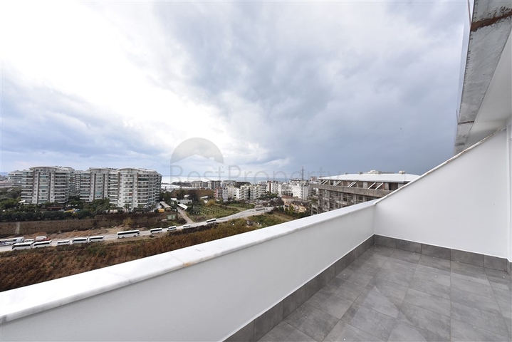 Пентхаус 3+1 с видом на море и горы в районе Авсаллар 