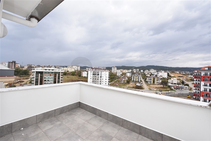 Пентхаус 3+1 с видом на море и горы в районе Авсаллар 