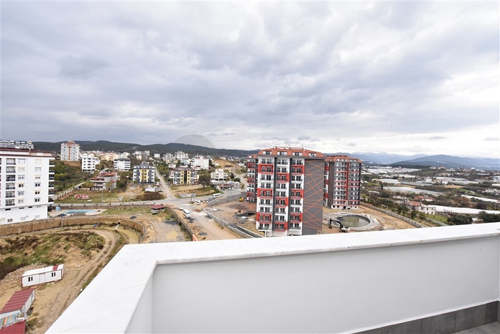 Пентхаус 3+1 с видом на море и горы в районе Авсаллар 