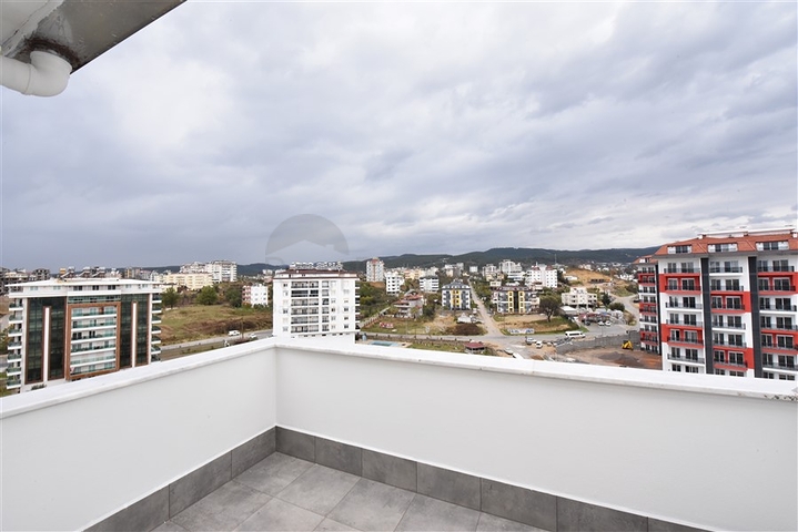 Пентхаус 3+1 с видом на море и горы в районе Авсаллар 