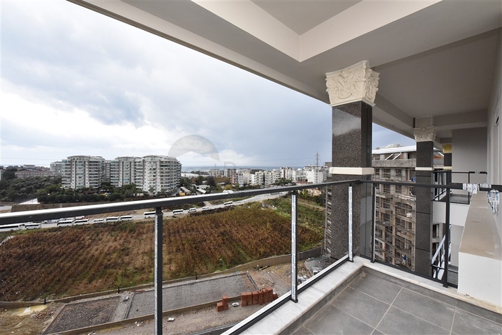 Пентхаус 3+1 с видом на море и горы в районе Авсаллар 