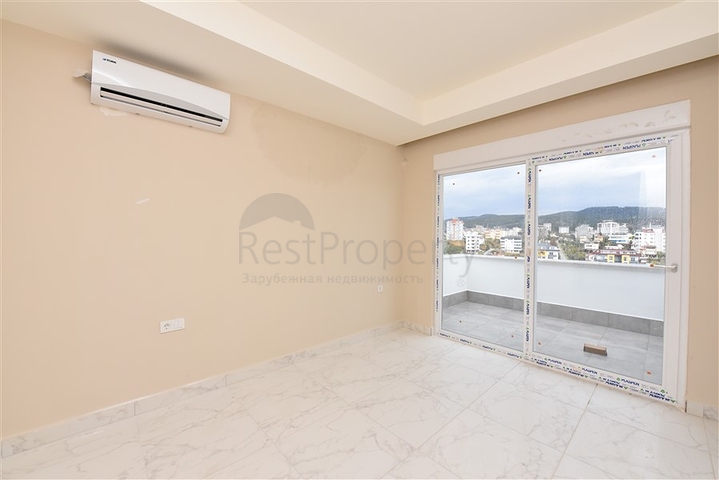 Пентхаус 3+1 с видом на море и горы в районе Авсаллар 