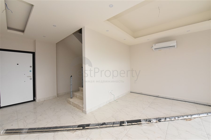 Пентхаус 3+1 с видом на море и горы в районе Авсаллар 