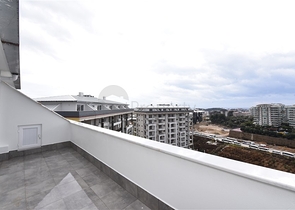 Пентхаус 3+1 с видом на море и горы в районе Авсаллар 