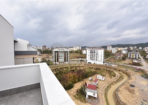 Пентхаус 3+1 с видом на море и горы в районе Авсаллар 