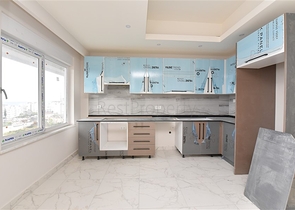 Пентхаус 3+1 с видом на море и горы в районе Авсаллар 