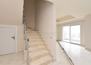 Пентхаус 3+1 с видом на море и горы в районе Авсаллар 