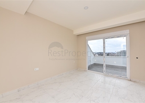 Пентхаус 3+1 с видом на море и горы в районе Авсаллар 