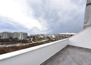 Пентхаус 3+1 с видом на море и горы в районе Авсаллар 