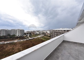 Пентхаус 3+1 с видом на море и горы в районе Авсаллар 