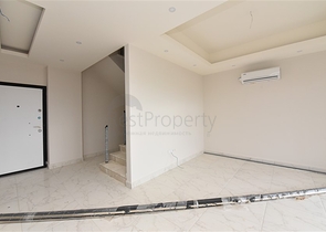 Пентхаус 3+1 с видом на море и горы в районе Авсаллар 