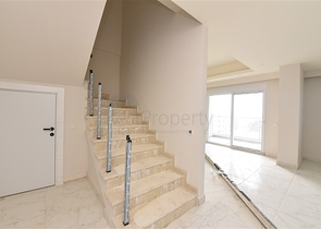 Пентхаус 3+1 с видом на море и горы в районе Авсаллар 