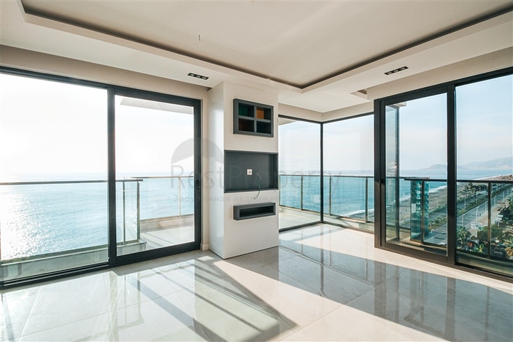 Трехкомнатная квартира c видом на море