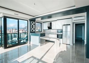 Трехкомнатная квартира c видом на море