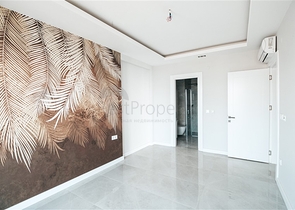 Трехкомнатная квартира c видом на море