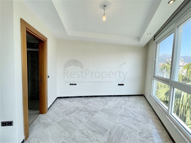 Пентхаус в пешей доступности от моря