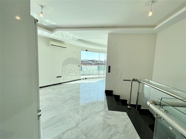 Пентхаус в пешей доступности от моря