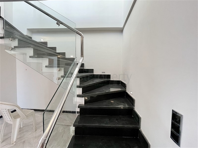 Пентхаус в пешей доступности от моря