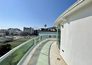 Пентхаус в пешей доступности от моря