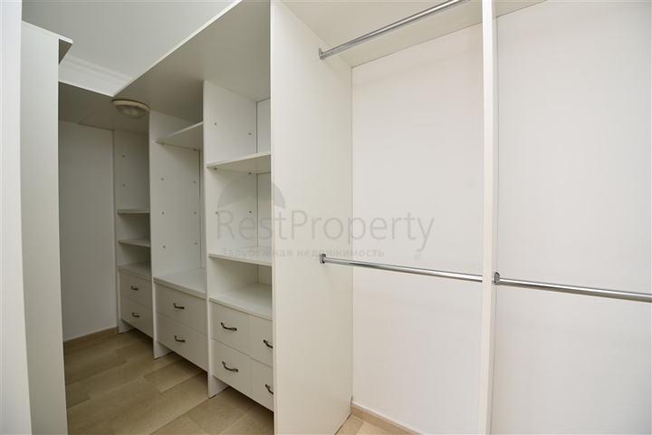 Роскошная вилла с видом на Средиземное море