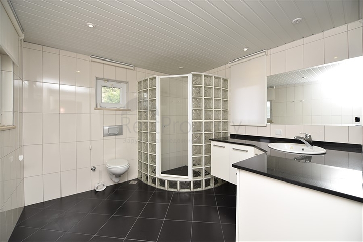 Роскошная вилла с видом на Средиземное море