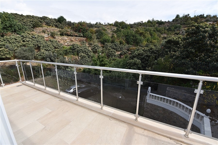 Роскошная вилла с видом на Средиземное море