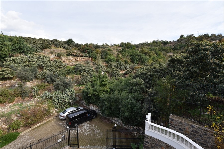 Роскошная вилла с видом на Средиземное море