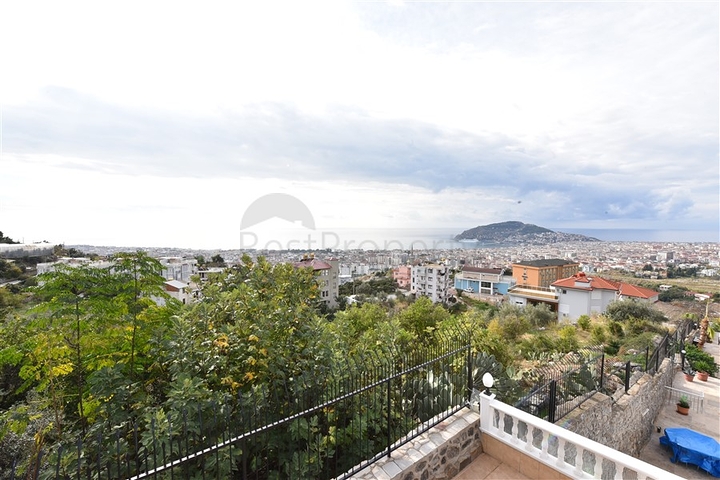 Роскошная вилла с видом на Средиземное море