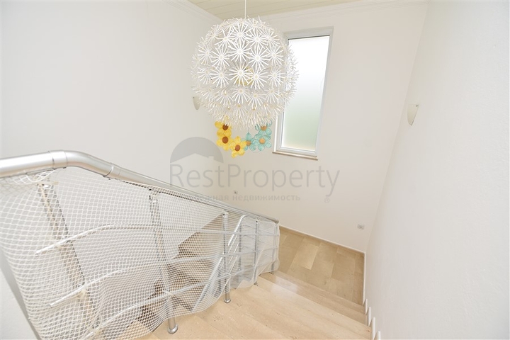 Роскошная вилла с видом на Средиземное море