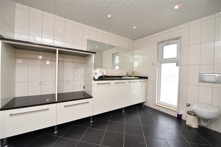 Роскошная вилла с видом на Средиземное море