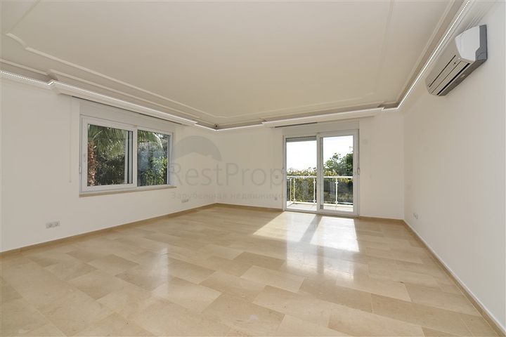 Роскошная вилла с видом на Средиземное море