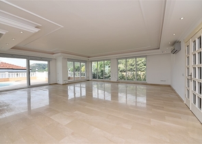 Роскошная вилла с видом на Средиземное море