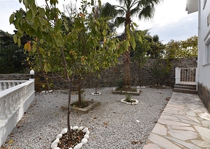 Роскошная вилла с видом на Средиземное море