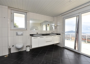 Роскошная вилла с видом на Средиземное море