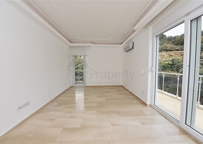 Роскошная вилла с видом на Средиземное море