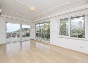 Роскошная вилла с видом на Средиземное море