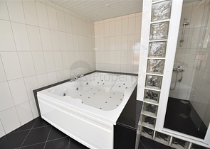 Роскошная вилла с видом на Средиземное море