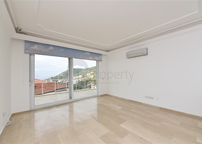 Роскошная вилла с видом на Средиземное море