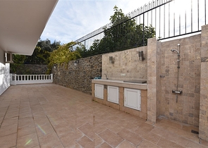 Роскошная вилла с видом на Средиземное море