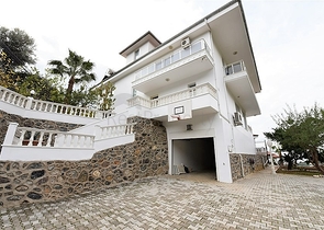 Роскошная вилла с видом на Средиземное море