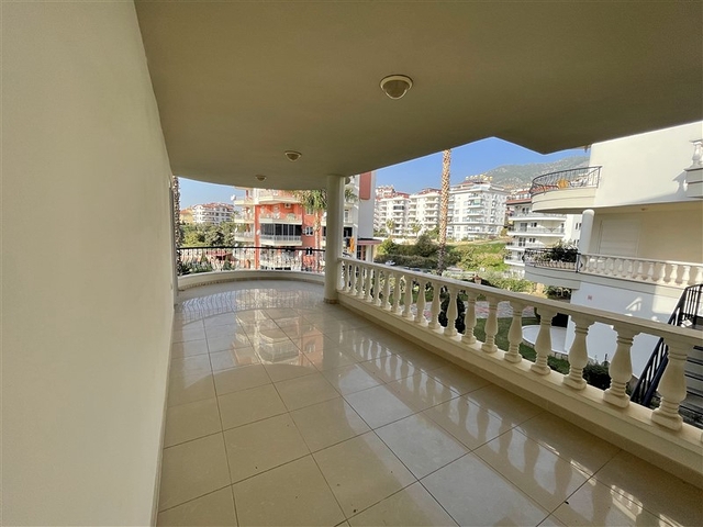 Гарден дуплекс в районе Джикджилли