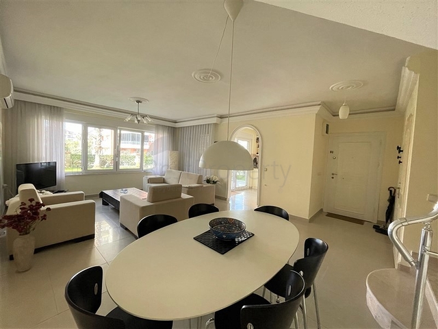 Гарден дуплекс в районе Джикджилли