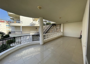 Гарден дуплекс в районе Джикджилли