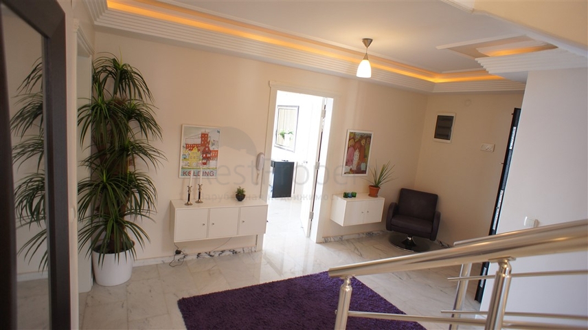 Просторный пентхаус  4+1 с фронтальным видом на море в Тосмуре 